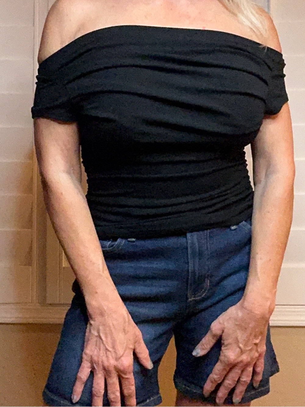 Runched side off shoulder tshirt
